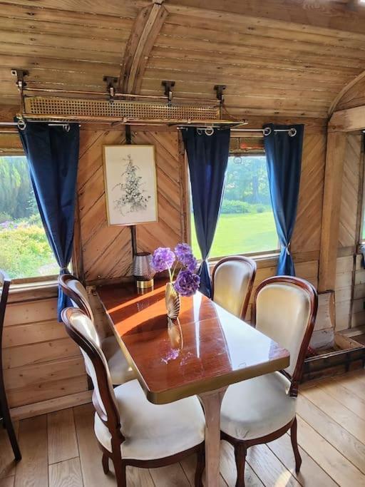 L'Express Voiture-Salon N°14630 Villa Sierville ภายนอก รูปภาพ